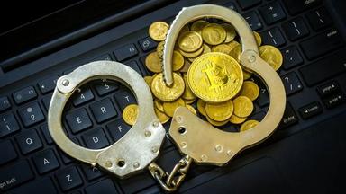 7 persons sentenced to 76 years in prison for stealing £100,000 in crypto