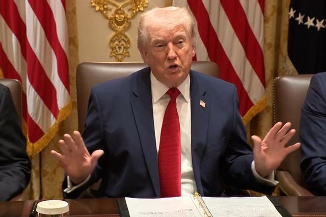 US pauses Iran energy strike threat amid rising Middle East tensions.