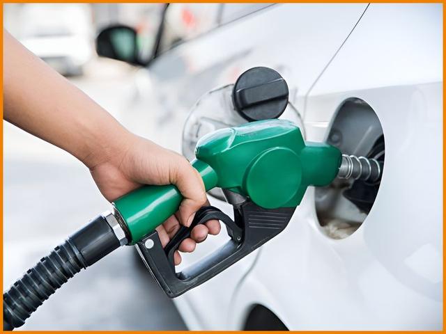 Marketers and NNPCL adjust fuel price again as petrol cost per litre N955/litre